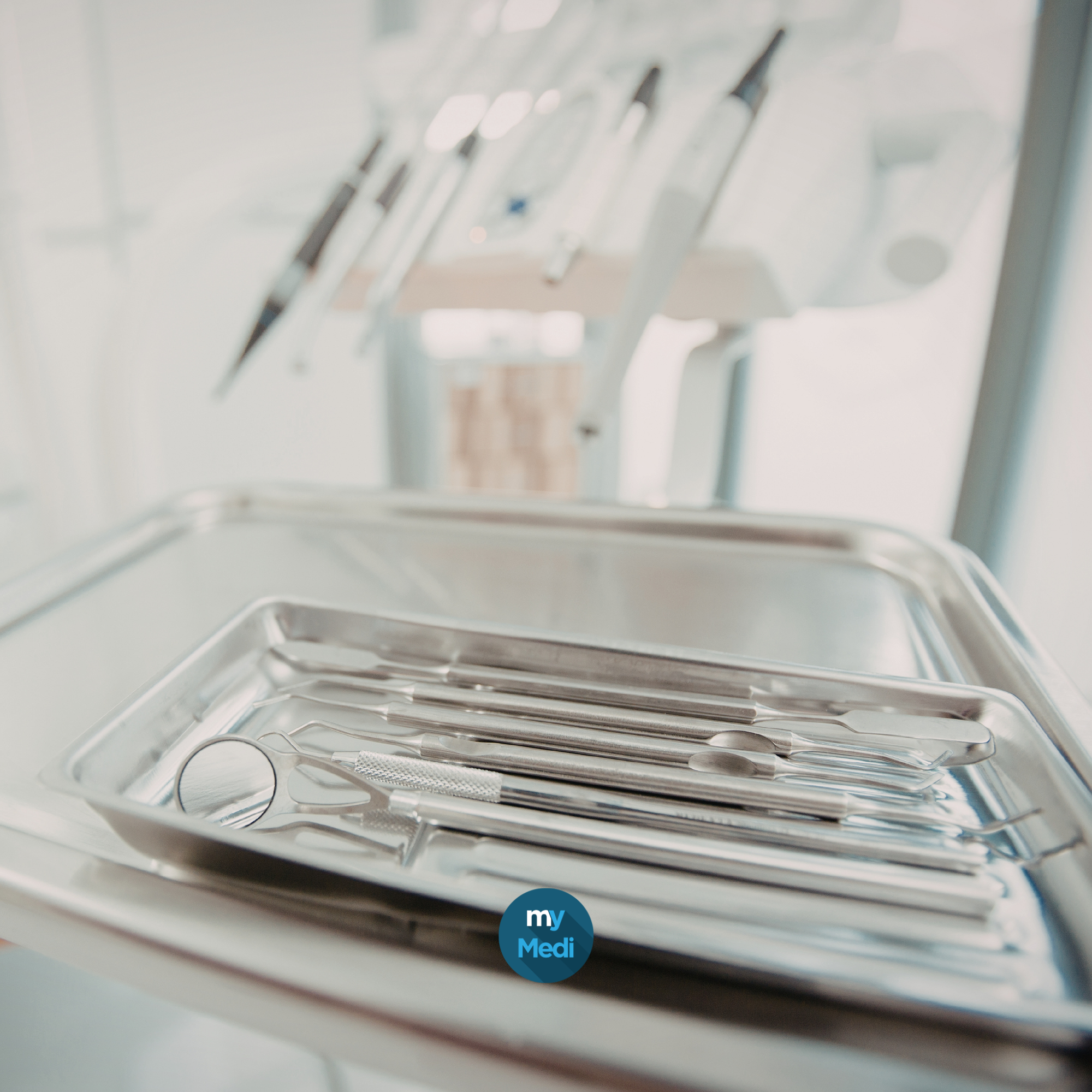 Plateaux et cupules pour dentistes