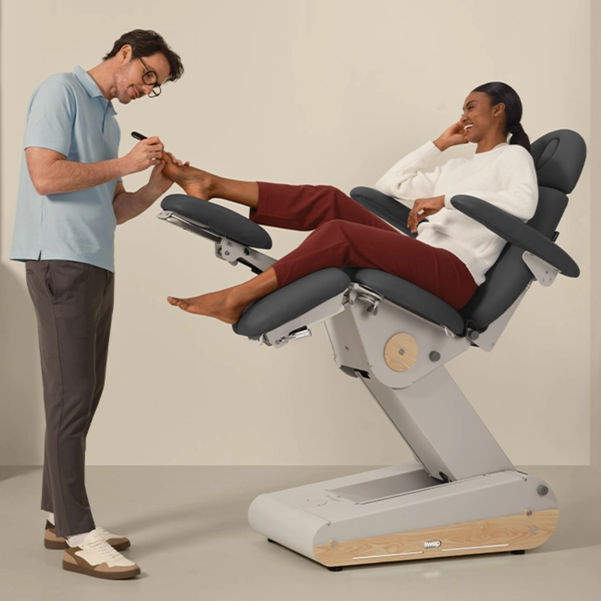 Fauteuil de pédicurie Électrique avec chauffage - 3 coloris - Swop P3 Up - Naggura